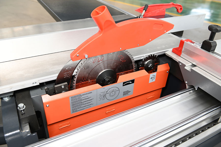 Motorizing up/down for main saw 