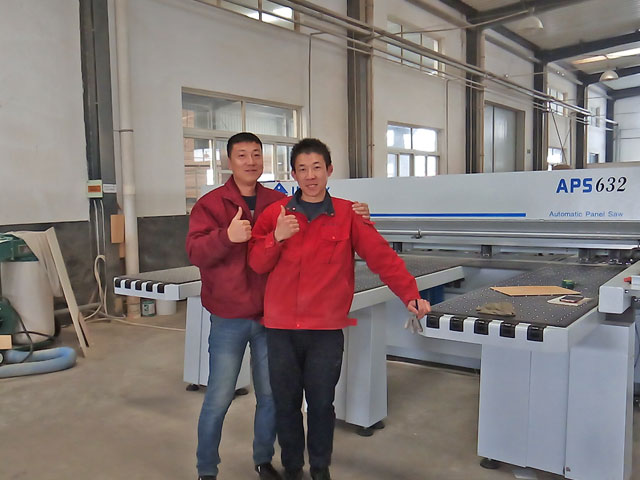Huayu Furniture uses Yongqiang equipment on-site